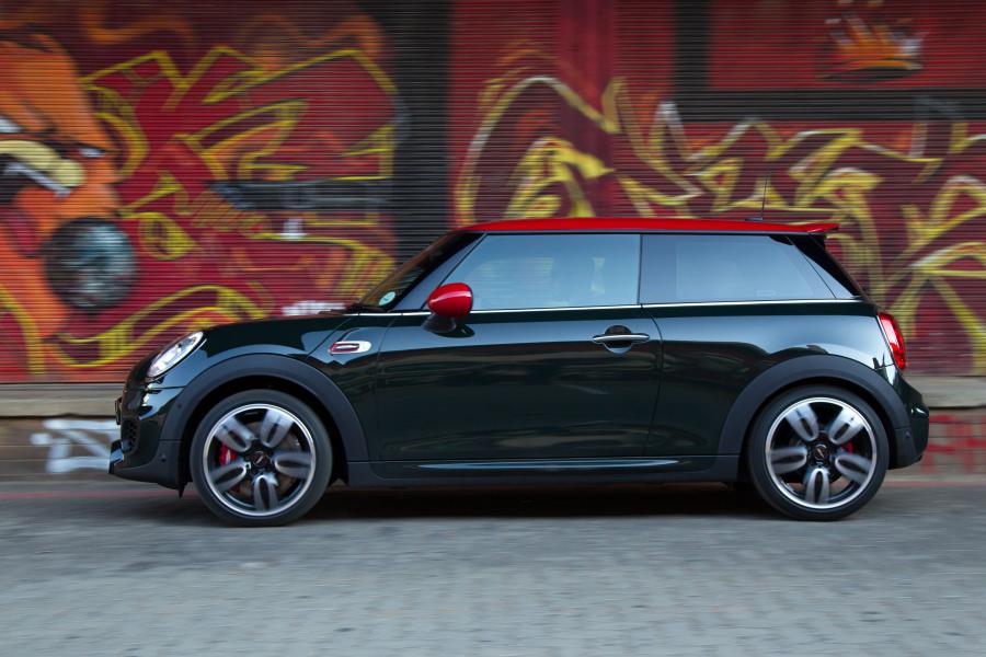  Mini Cooper S JCW 2015 года  (ZA) (фото 9 из 24)